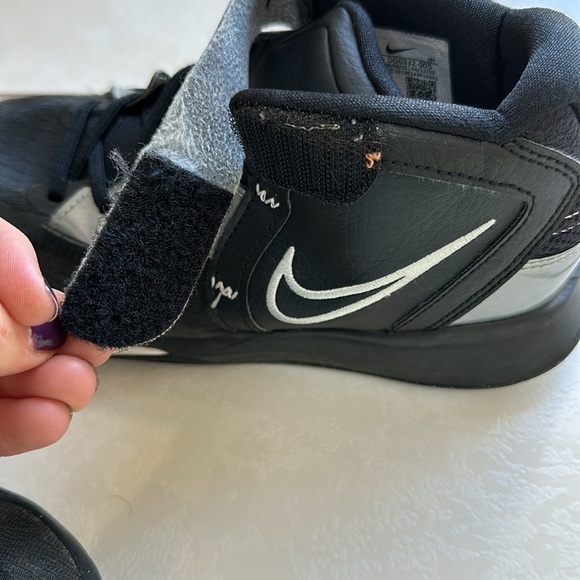 Nike Kyrie Infinity Basketball Shoe (little kids / preschool ) - Picture 12 of 12